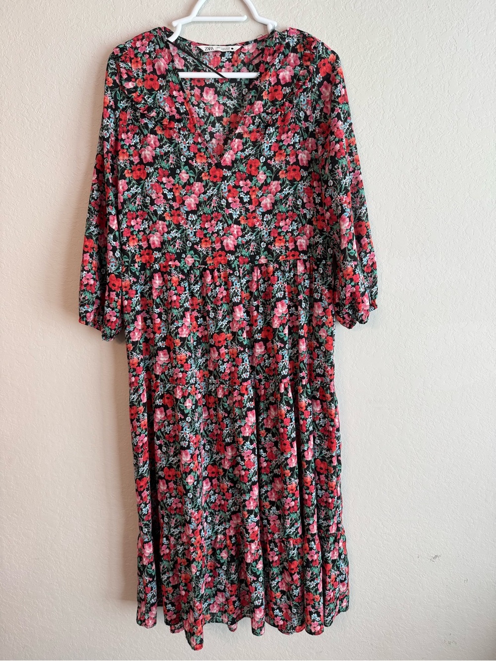 Zara Midi Floral V-Neck Dress Medium